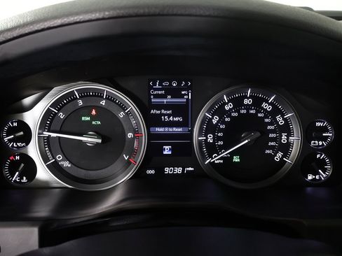 Used 2020 Toyota Land Cruiser image 50