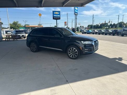 Used 2017 Audi Q7 3.0T Prestige AWD/4WD image 3
