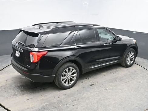 Used 2022 Ford Explorer XLT w/ Equipment Group 202A image 27