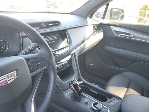 Certified 2021 Cadillac XT6 Luxury w/ LPO, Floor Liner Package image 21