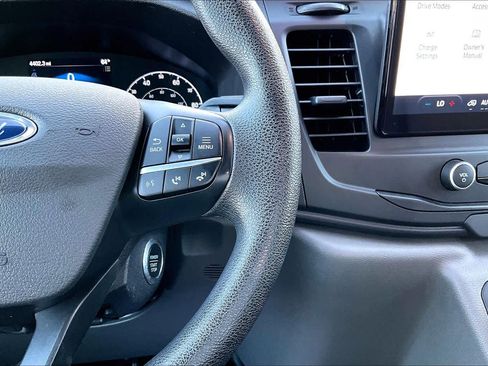 Used 2022 Ford E-Transit Medium Roof image 22