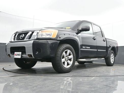 Used 2011 Nissan Titan SV image 24