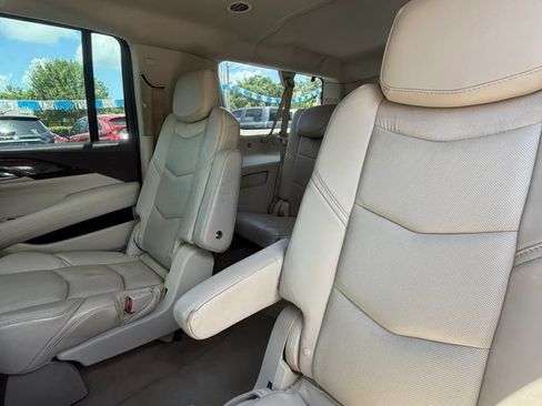 Used 2015 Cadillac Escalade ESV Luxury RWD image 13