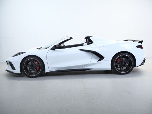 Used 2022 Chevrolet Corvette Stingray Preferred Conv w/ Z51 Performance Package RWD image 8