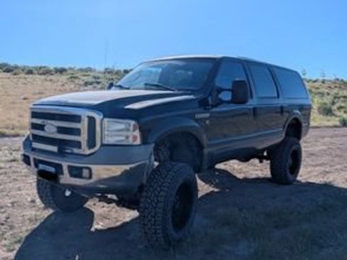 Used 2005 Ford Excursion XLT AWD/4WD image 1