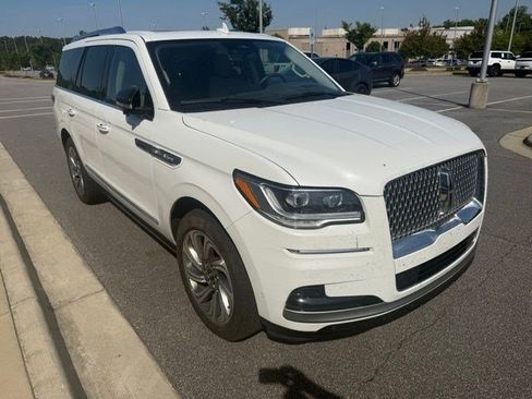 Used 2023 Lincoln Navigator Reserve AWD/4WD image 4