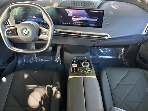 Used 2025 BMW iX xDrive50 AWD/4WD image 13