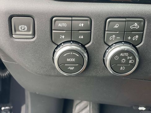 New 2026 GMC Sierra 2500 SLT w/ SLT Premium Package AWD/4WD image 18