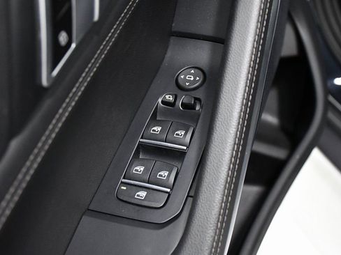 Used 2022 BMW X6 xDrive40i w/ Premium Package image 18