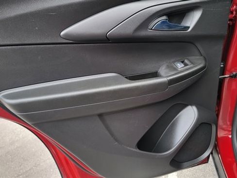 Used 2021 Chevrolet TrailBlazer RS w/ Convenience Package image 43