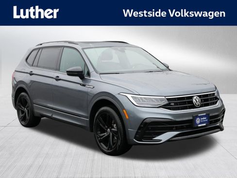 Certified 2023 Volkswagen Tiguan SE R-Line image 1