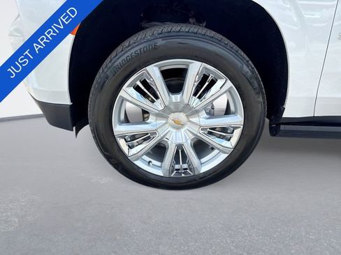 Used 2024 Chevrolet Suburban High Country AWD/4WD image 10