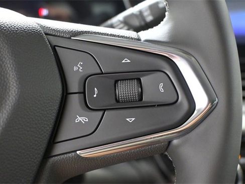 New 2025 Chevrolet Trax LT w/ Driver Confidence Package image 18