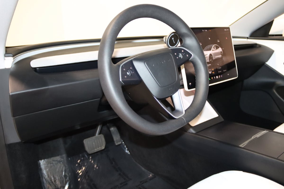 Used 2025 Tesla Model 3 Long Range RWD image 39