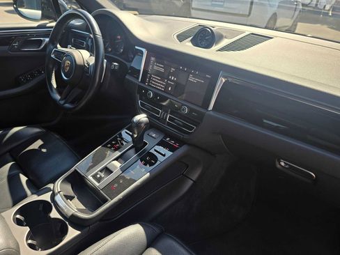 Used 2024 Porsche Macan AWD/4WD image 11