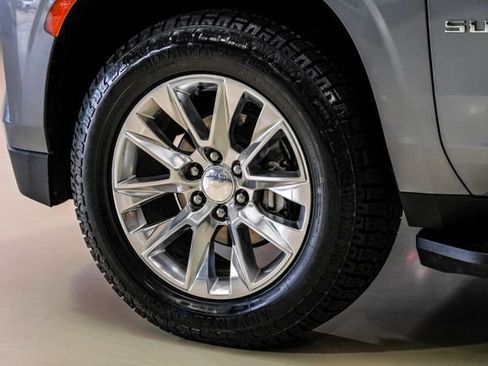 Used 2022 Chevrolet Suburban LT image 54