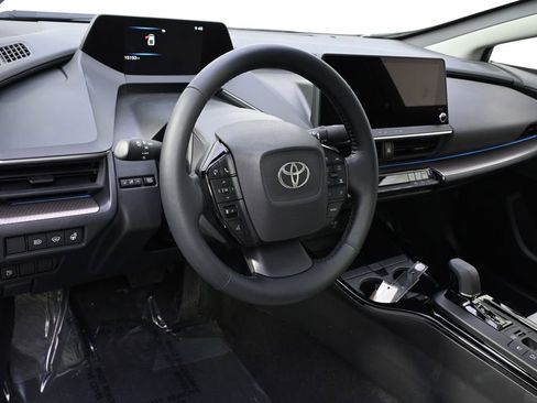 Used 2024 Toyota Prius XLE image 11