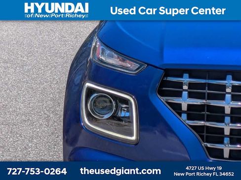 Certified 2022 Hyundai Venue Limited FWD image 9