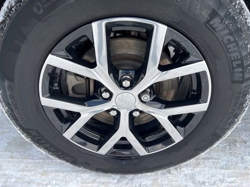 Certified 2023 Jeep Grand Cherokee L Limited image 7