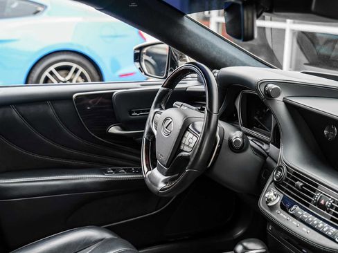 Used 2019 Lexus LS 500 w/ Interior Upgrade Package RWD image 15