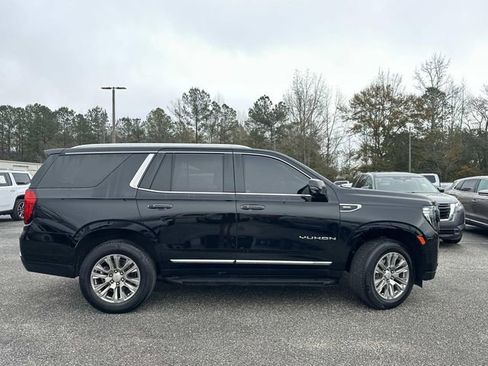 Used 2022 GMC Yukon SLT w/ SLT Premium Package image 6