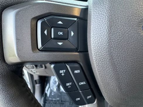 Used 2020 Ford Expedition XLT w/ Equipment Group 202A RWD image 7