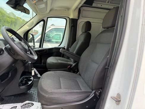 Used 2023 RAM ProMaster 2500 FWD image 12