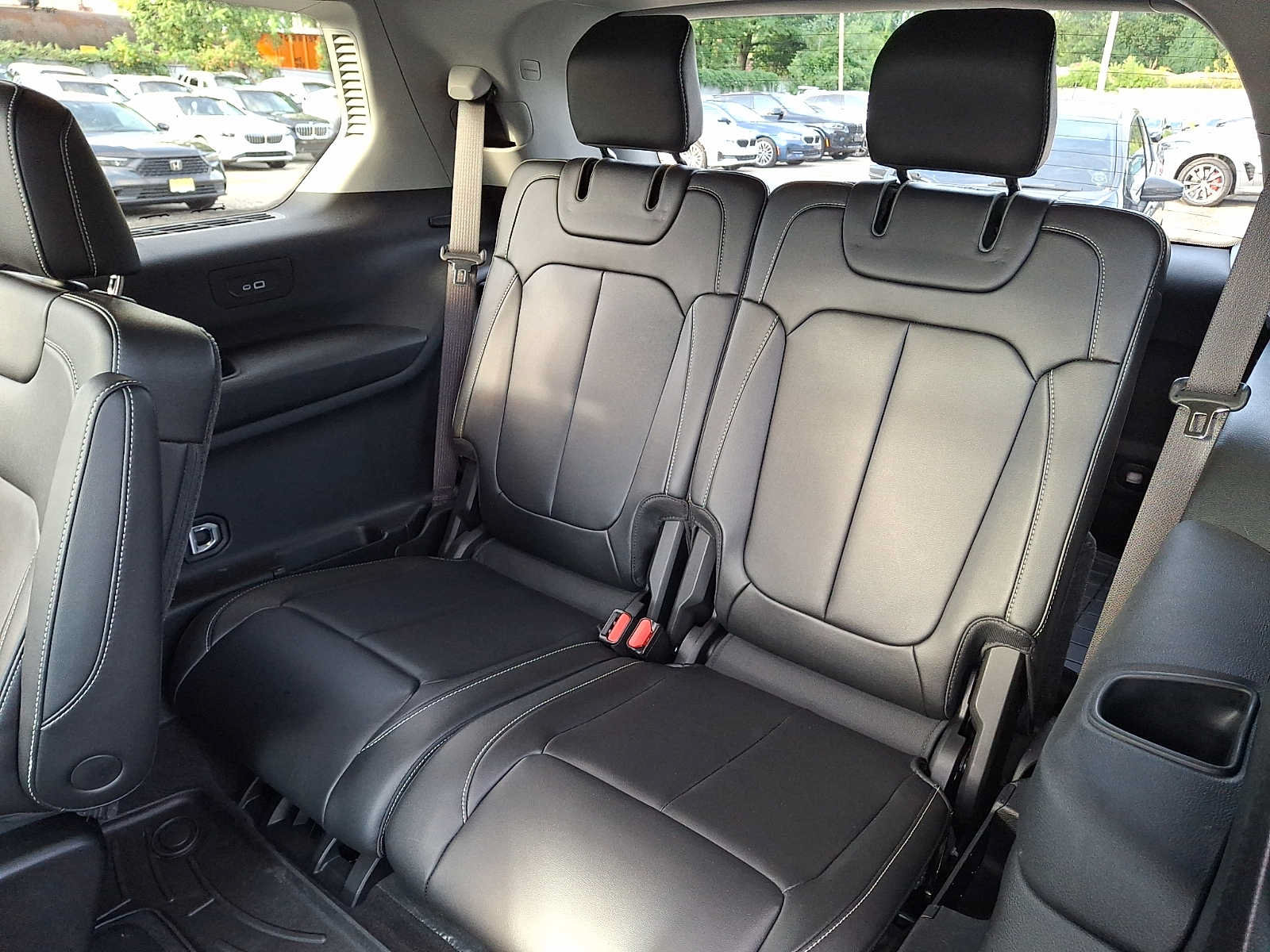 Used 2022 Jeep Grand Cherokee L Limited AWD/4WD image 9