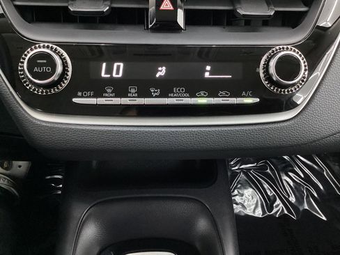 Used 2022 Toyota Corolla LE FWD image 35