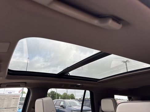 New 2026 GMC Yukon Denali w/ Sun & Power Step Package image 22