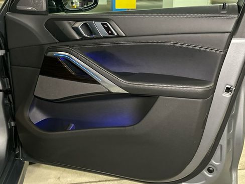 Used 2024 BMW X6 xDrive40i image 17