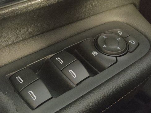 Used 2020 GMC Terrain SLE FWD image 27