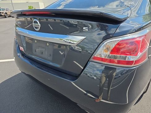 Used 2015 Nissan Altima 2.5 S w/ Power Driver Seat Package FWD image 11