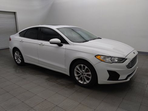 Used 2020 Ford Fusion SE FWD image 11