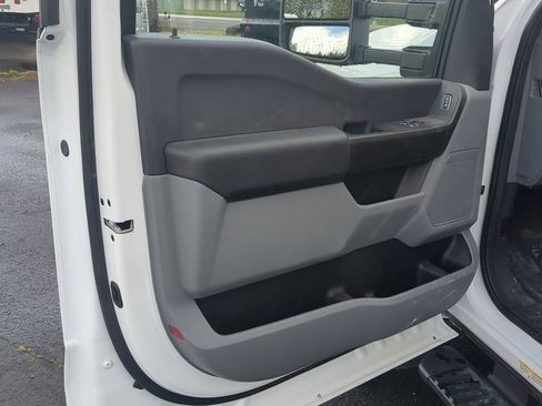 New 2024 Ford F550 4x4 Regular Cab Super Duty image 9