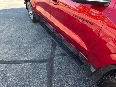Used 2024 Chevrolet Colorado LT w/ LT Convenience Package II AWD/4WD image 45