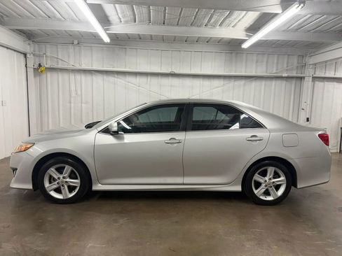 Used 2012 Toyota Camry SE image 4