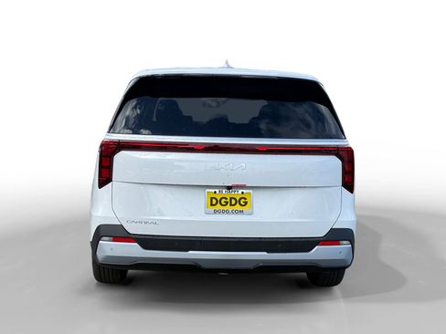 New 2026 Kia Carnival image 4