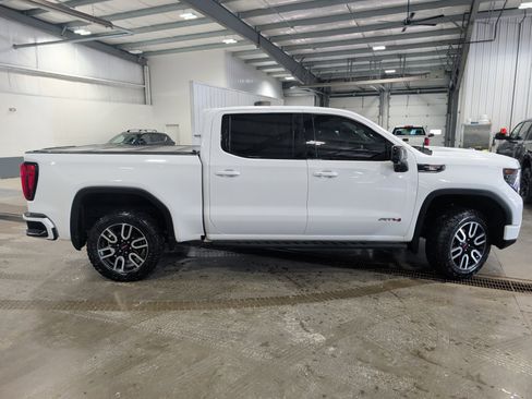 Used 2023 GMC Sierra 1500 AT4 w/ AT4 Premium Package AWD/4WD image 2