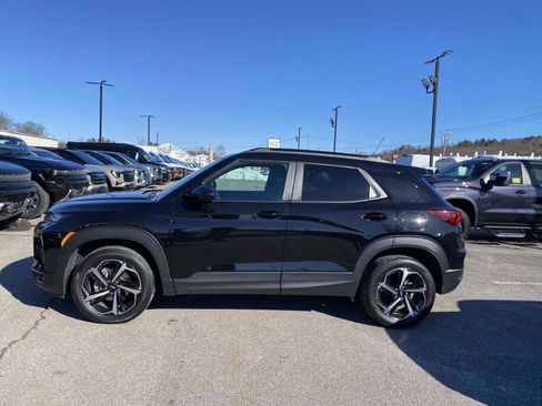 Used 2023 Chevrolet TrailBlazer RS image 2