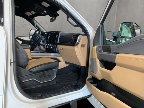 Used 2023 Ford F250 Lariat w/ Lariat Ultimate Package AWD/4WD image 23
