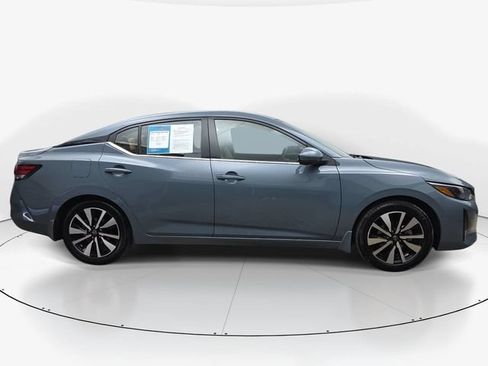 Used 2025 Nissan Sentra SV w/ SV Premium Package FWD image 5