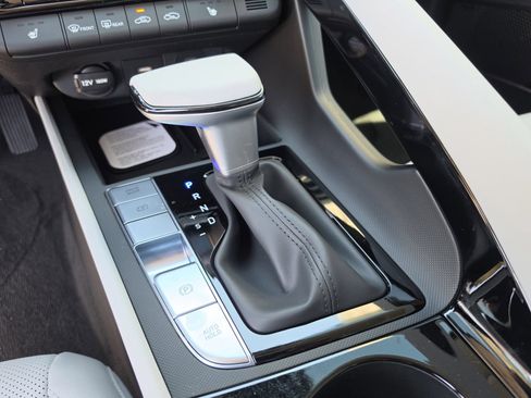 New 2026 Hyundai Elantra Limited FWD image 29