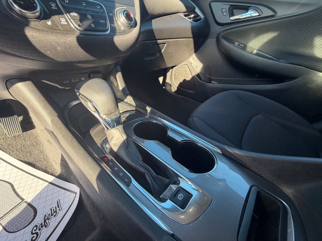 Used 2025 Chevrolet Malibu LT FWD image 21