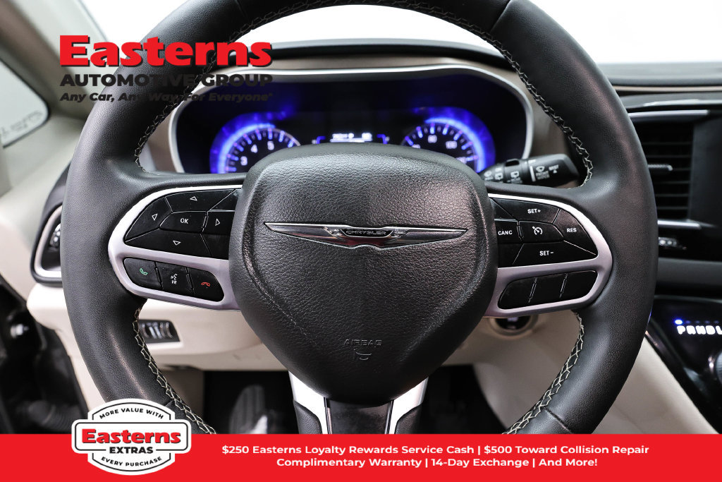 Used 2022 Chrysler Voyager LX FWD image 11
