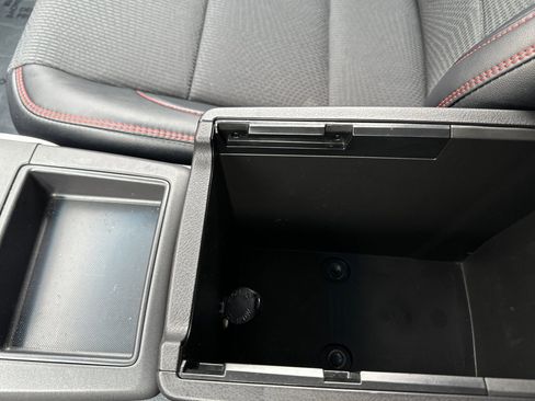 Used 2016 Toyota Camry SE image 31