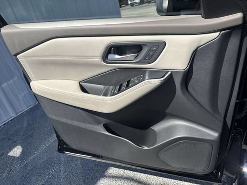 Used 2023 Nissan Rogue SL w/ SL Premium Package FWD image 26