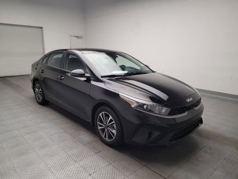 Used 2023 Kia Forte LXS w/ LXS Technology Package FWD image 13