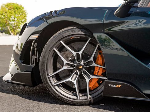 Used 2022 McLaren 765LT RWD image 17