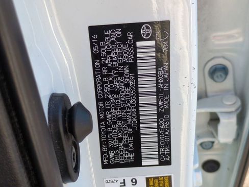 Used 2016 Toyota Prius Four image 33